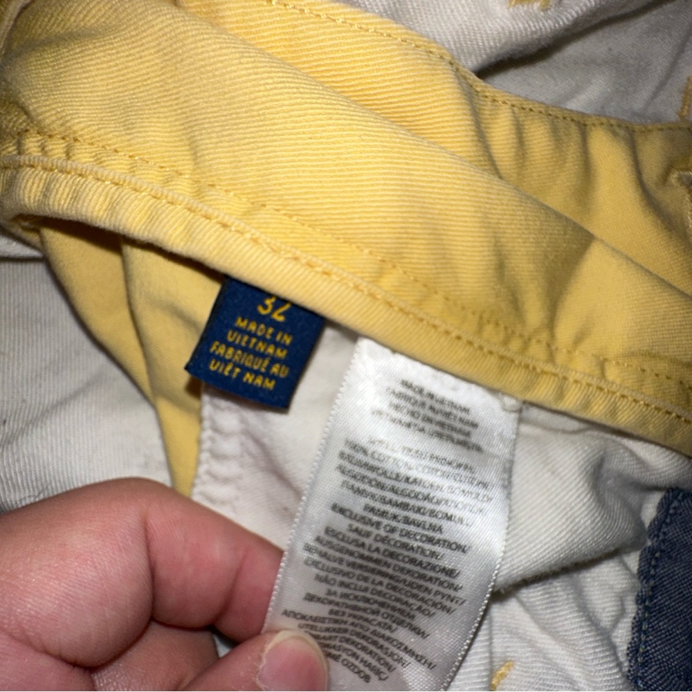 Polo Ralph Lauren relaxed fit yellow shorts - Picture 3 of 6
